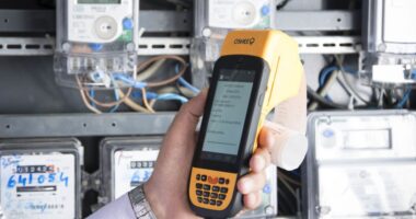 Bizneset paguajnë energjinë si familjarë/ OSHEE: Grupe kontrolli në terren kanë konstatuar subjekte private në shkelje