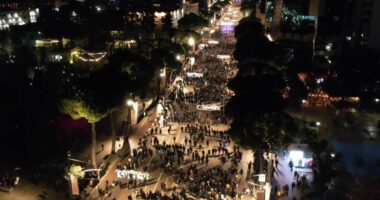 Pamjet me dron/ Protesta e PD, ja pjesëmarrja para kryeministrisë. Policia nuk dha leje për tubim