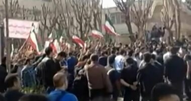 Studentët iranianë brohorasin kundër Qeverisë dhe përleshen me forcat e sigurisë në Teheran
