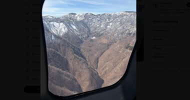 Rama me helikopter në Korçë/ Kryeministri: Shoqërova një grup investitorësh! Rrëshqitja e dheut, fatkeqësi natyrore jo përgjegjësi teknike