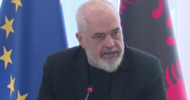 Mjekët e rinj të Vlorës, kryeministri Rama: Shembull përkushtimi dhe profesionalizmi