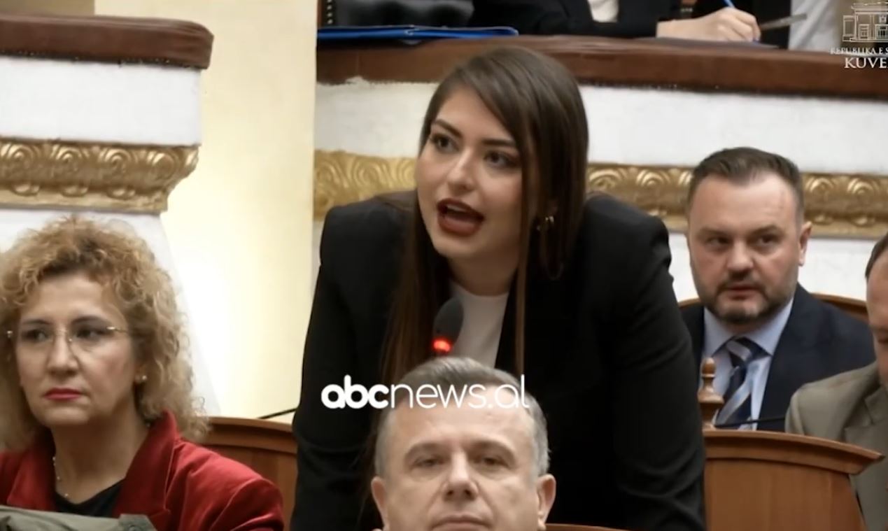 Deputetja Sara Mila Berishës  Për prapa    tënde po djeg Shqipërinë prej 30 vitesh 