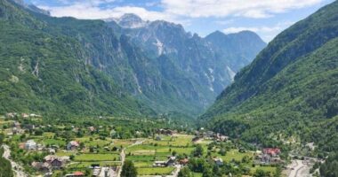 Media franceze “Ulysse News”: Udhëtim në Shqipëri, nga gjiret magjike, në qytetet e gurta dhe shtigjet e qeta malore