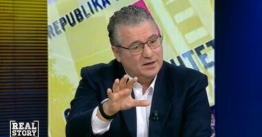 “Ligjet e reformës i bënë shkencëtarët, jo të rinjtë”, Minxhozi: Gjysmën e përfaqësuesve në Parlament, nuk iu njohim emrat!