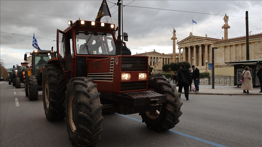 Fermerët grekë protestojnë në Athinë për vonesat në pagesat e subvencioneve