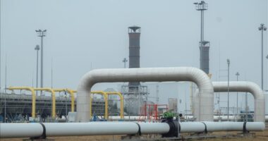 Rusia pranon rënien e të ardhurave nga nafta dhe gazi