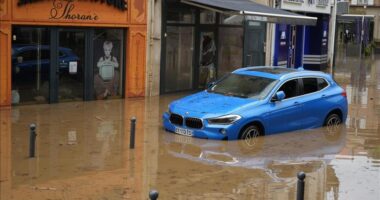 Përmbytjet përfshijnë Francën, disa zona me “alarm të kuq”