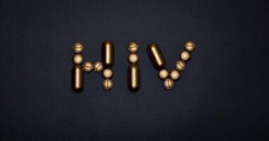 OBSH: Danimarka, e para në BE që eliminon transmetimin e HIV dhe sifilizit nga nëna te fëmija