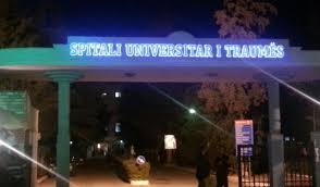 Mori disa plagë pas të shtënave me armë në berberhane, 30-vjeçari mbërrin te Trauma