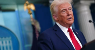 Pas kërcënimeve të vazhdueshme, Trump paralajmëron një marrëveshje me Kubën