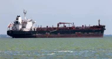 I kishte shpëtuar bllokadës/ Pentagoni kap cisternën e naftës në Oqeanin Indian