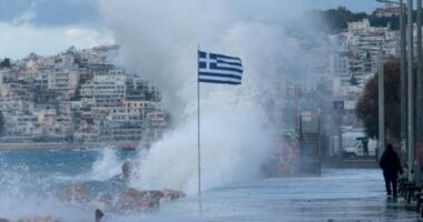 Greqi, moti i keq pezullon lundrimin pothuajse në të gjithë vendin