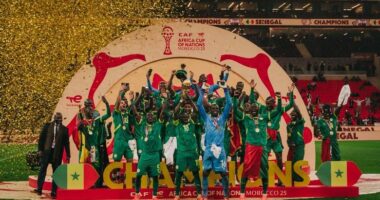 Senegali nuk dorëzon trofeun/ Federata sfidon Konfederatën Afrikane, që dha titullin Marokut
