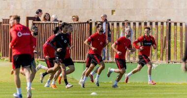 Kombëtarja, “revolucion” në formacion / Kuqezinjtë përgatiten për miqësoren me Ukrainën në Valencia