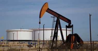 Projeksionet/ Çmimi i naftës mund të kalojë 180 dollarë për fuçi nëse lufta vazhdon në Lindjen e Mesme