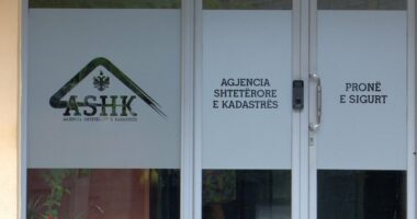 Falsifikuan dokumentet e një prone/ Ekzekutohen masat e sigurisë për 5 persona, e pësojnë tre punonjës të ASHK-së