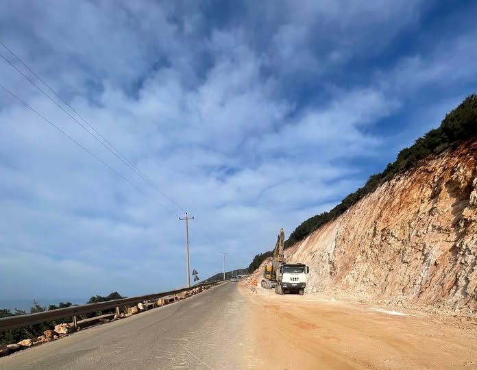  Kufizohet përkohësisht qarkullimi   ARRSH  Do kryhet shpërthim i kontrolluar pranë tunelit të Llogarasë