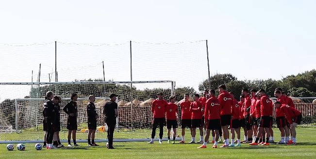 Kombëtarja e  bën sefte  në Spanjë  Kuqezinjtë nisin përgatitjet për duelin me Ukrainën në Valencia