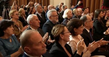 Begaj, uron gratë shqiptare për 8 Marsin: Me forcën, sakrificat dhe dashurinë tuaj, mbani gjallë shpirtin e familjes