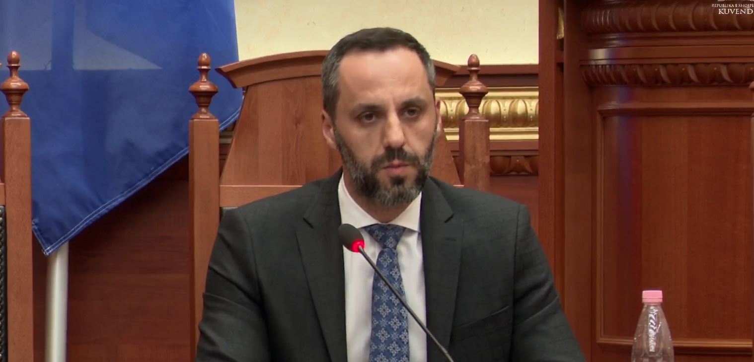  Hita është oficer karriere   Lamallari u përgjigjet akuzave të opozitës për kreun e ri të policisë  Bashkëpunoj prej 9 vitesh 