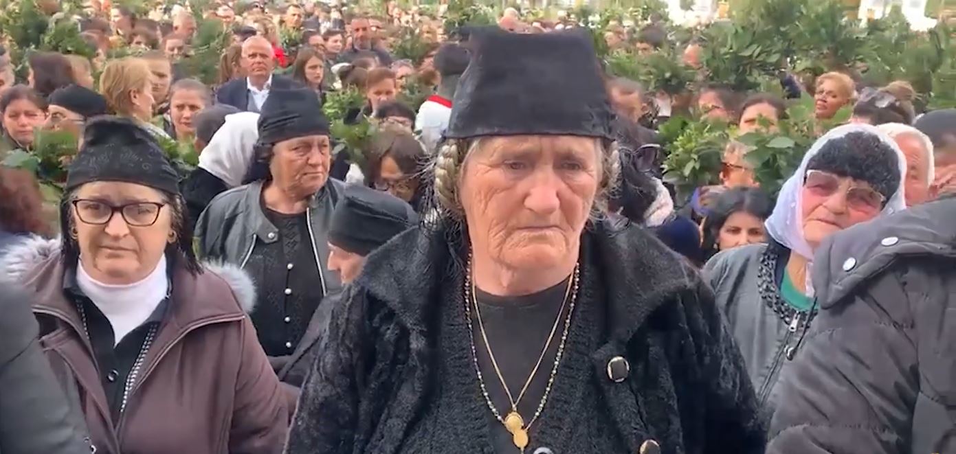 Lezhë  kremtohet e Diela e Larit  Nis java e madhe  të krishterët mblidhen për meshën e Shën Nikollit