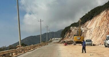 “Qarkullimi i mjeteve vijon normalisht”, ARRSH: Kryhet shpërthimi i kontrolluar në dalje të tunelit të Llogarasë