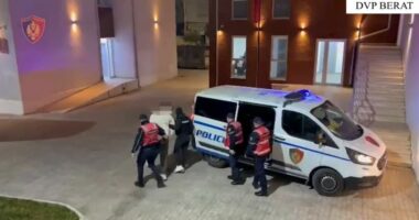 Mbante kokainë në makinë, arrestohet 32-vjeçari në Kuçovë