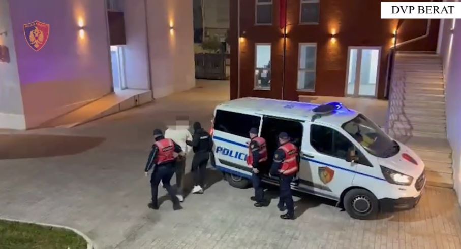 Mbante kokainë në makinë  arrestohet 32 vjeçari në Kuçovë