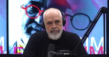 Rritja e pagave në sistemin arsimor/ Rama: Përfitojnë mbi 36 mijë punonjës