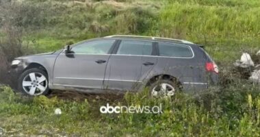 VIDEO/ Dy automjete dalin nga rruga në autostradën Fier-Vlorë, një i lënduar