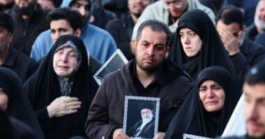 Fundi i epokës së Khameneit/ Vrasja e liderit suprem iranian, Teherani shpall 40 ditë zi kombëtare