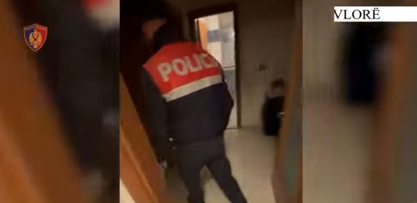 Aksion në Vlorë  Arrestohen dy 25 vjeçarë  sekuestrohet armë dhe drogë