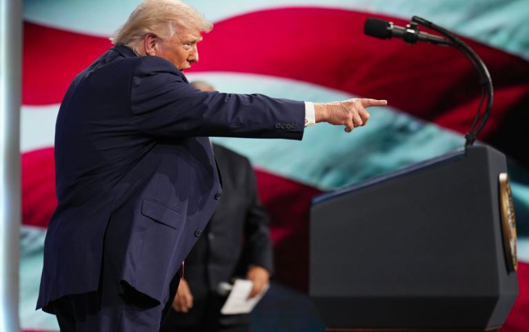 Trumpi kërcënon të zhdukë plotësisht burimet e energjisë së Iranit nëse nuk arrihet një marrëveshje