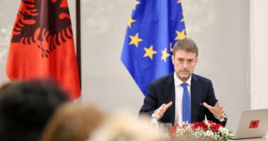 Situata në Lindjen e Mesme, ministri Hoxha mbledh shtabin e posaçëm: Siguria e shtetasve shqiptarë, përparësi absolute