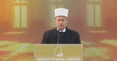 Pas muajit të Ramazanit, besimtarët myslimane festojnë Fiter Bajramin