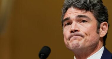 Pas dorëheqjes, FBI po heton ish-drejtorin e Antiterrorizmit në SHBA