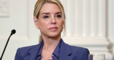 “Epstein” fut në telashe Bondi/ Keqmenaxhimi i hetimeve, kërkohet dëshmia e prokurores së përgjithshme