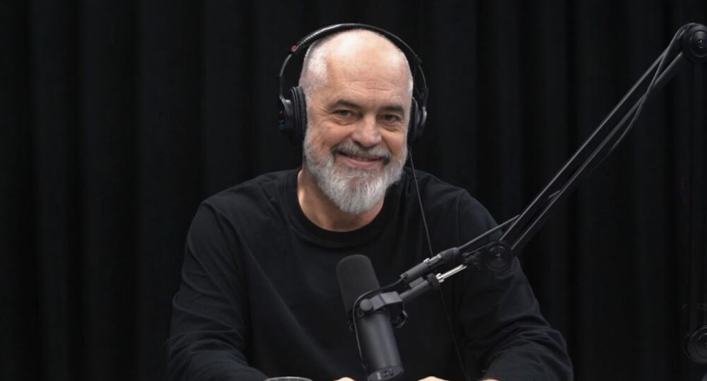 Panairi i Turizmit në Berlin  Rama  Shqipëria u ftua si vendi  që u vu në piedestal  Sezoni që po vjen  më i suksesshëm