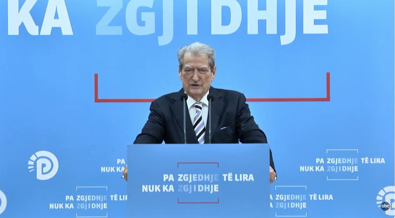 Urime mes “qelish”/ Berisha nga liria uron Metën në burg