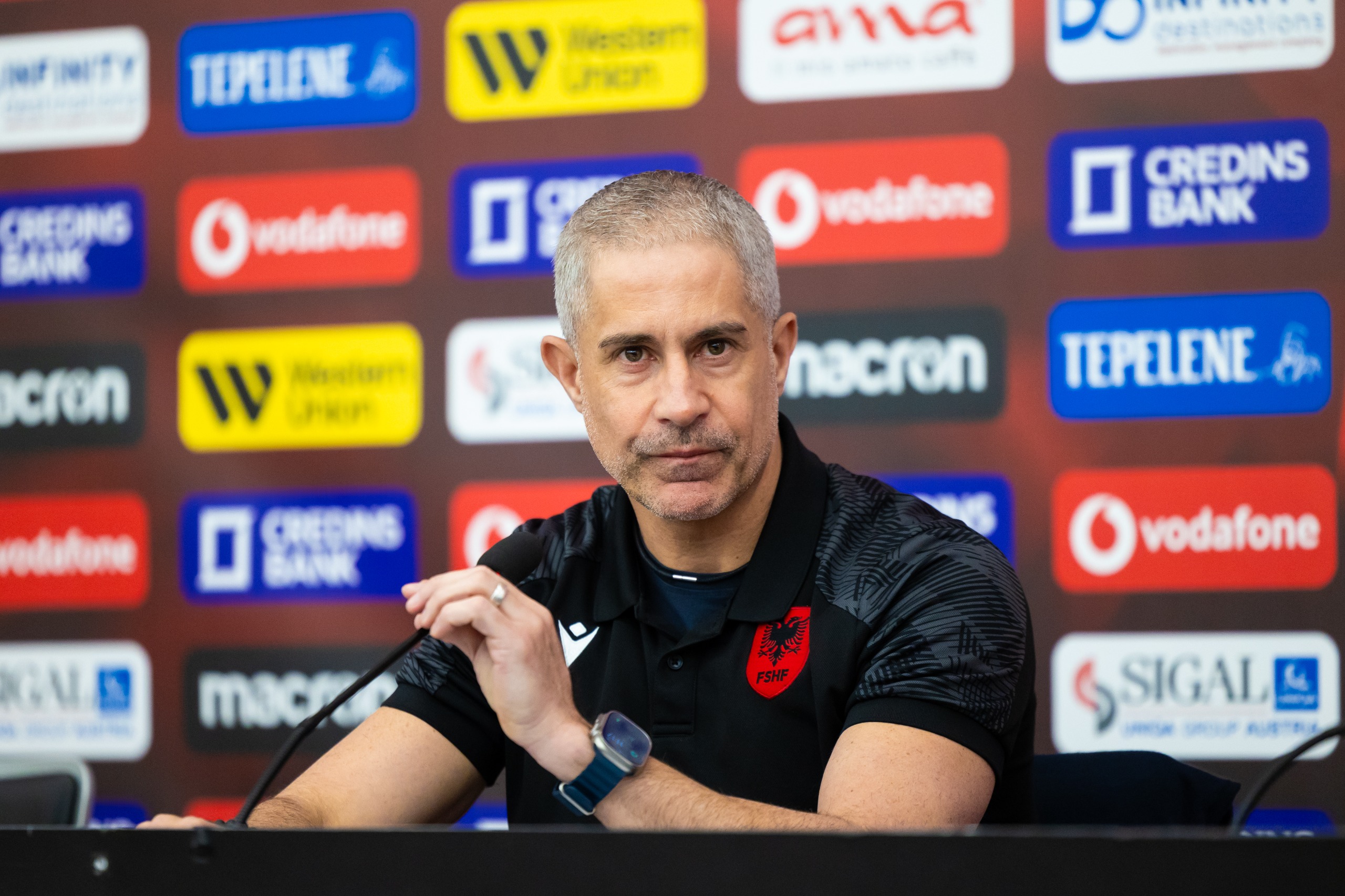Sylvinho  pikëllon  Brazilin  Mediat në vendin e madh mërziten me humbjen e Shqipërisë
