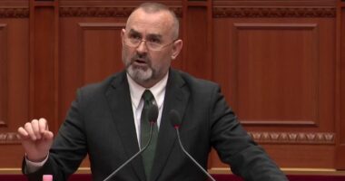 “Çështja e drejtësisë është shndërruar në fasadë politike”/ Manja: Kuvendi sot të flasë qartë, të ndahet zhurma nga fakti