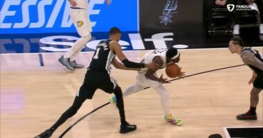 “Wemby”, mbreti i “kapuçave”/ Ylli i ri nga Franca është bërë tmerri i sulmeve në NBA