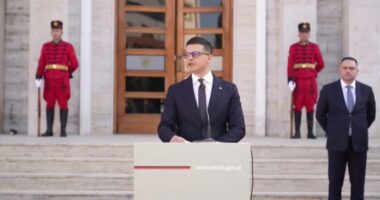 Vengu i dorëzon detyrën Ermal Nufit: Përgatitja për t’u përballur me sfidat, thelbësore për sigurinë e vendit