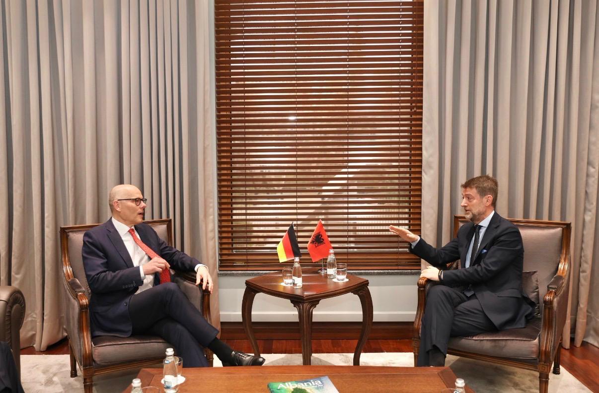Ministri Hoxha pret anëtarin e Bundestagut  Gjermania mbështetje të vazhdueshme për integrimin evropian të Shqipërisë