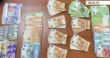 Akuzohet për pastrim parash/ Berat, 67-vjeçarit i sekuestrohen mijëra euro, paund dhe dollarë