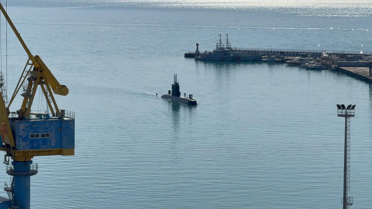 Irani kërcënon mbylljen e Ngushticës së Hormuzit: Asnjë litër naftë nuk do kalojë!