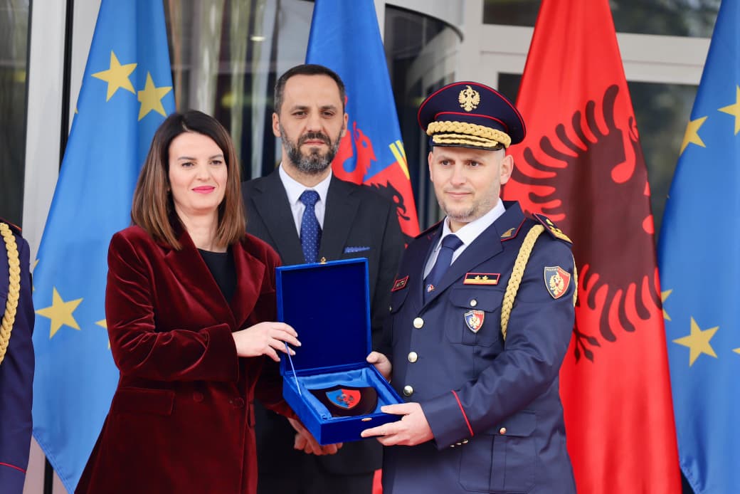Ceremonia e betimit të drejtorit të ri të Policisë së Shtetit/ Skënder Hita merr detyrën