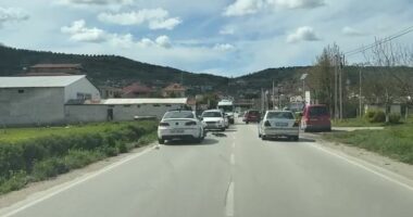 Aksident në aksin Fier-Patos, makina përplas një person që po lëvizte me biçikletë