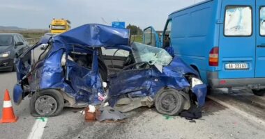 Aksident me vdekje në aksin Levan–Tepelenë/ Përplasen dy automjete, humb jetën  39-vjeçarja