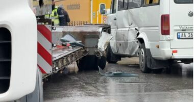 Aksidenti në Korçë/ Makinat u përplasën “kokë më kokë”, ndërron jetë shoferi